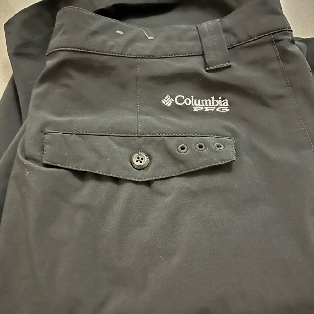 Columbia sports gear waterproof shorts size 36 x 10 long